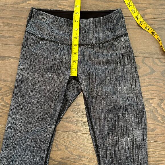 Lululemon Wunder Under Crop Black/Dune Size 4 - Picture 9 of 10